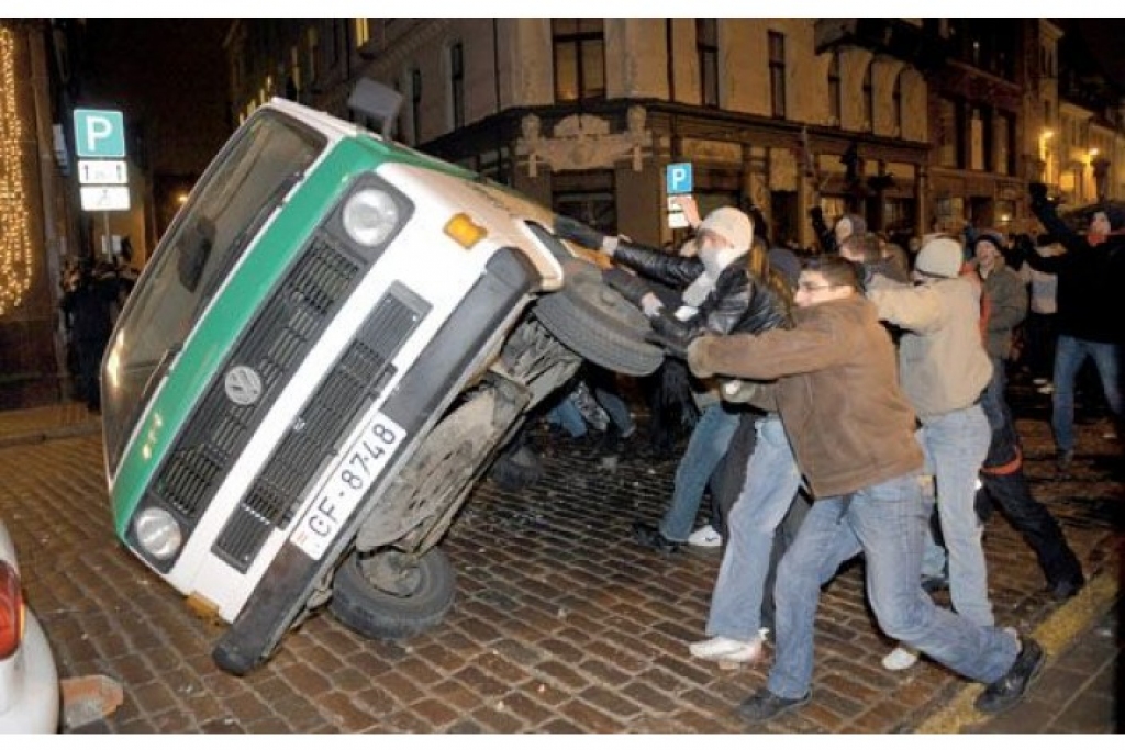 Nekārtības Vecrīgā 2009. gada 13. janvārī.
Autors: diena.lv