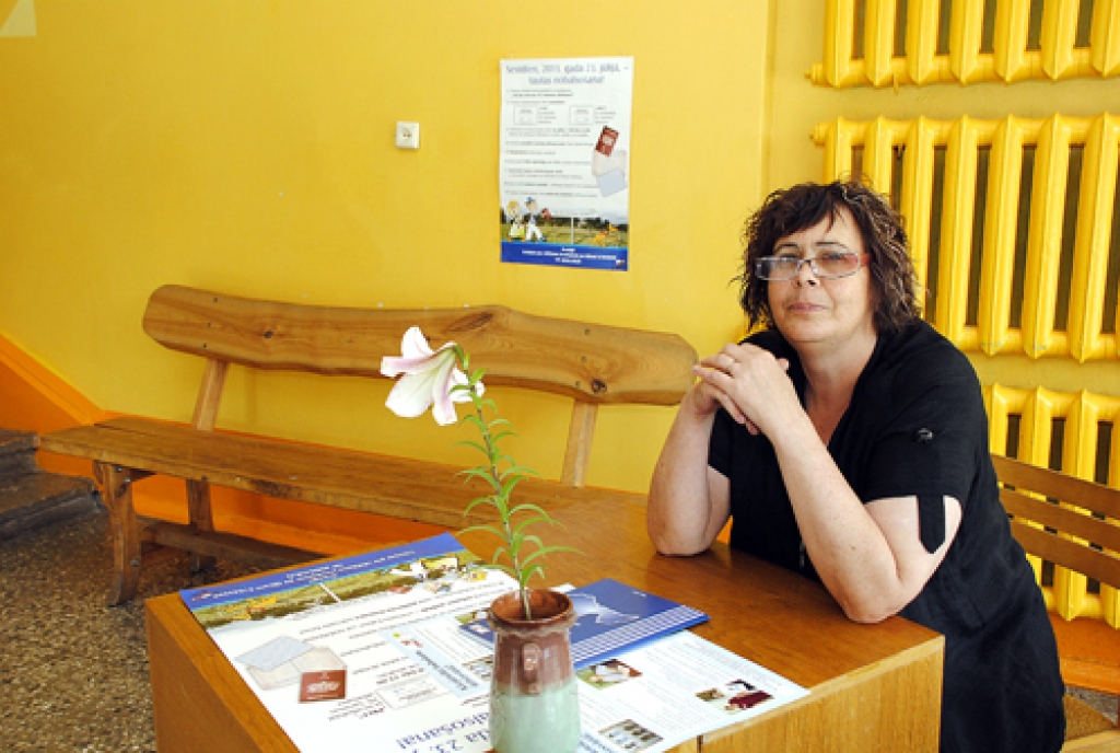 Saulaines 354. vēlēšanu iecirknī 18. jūlijā dežurēja vēlēšanu komisijas locekle Inga Krūze. Viņa atgādina – nākot uz tautas nobalsošanu, nedrīkst mājās aizmirst pasi.
Autors: Ivars Bogdanovs