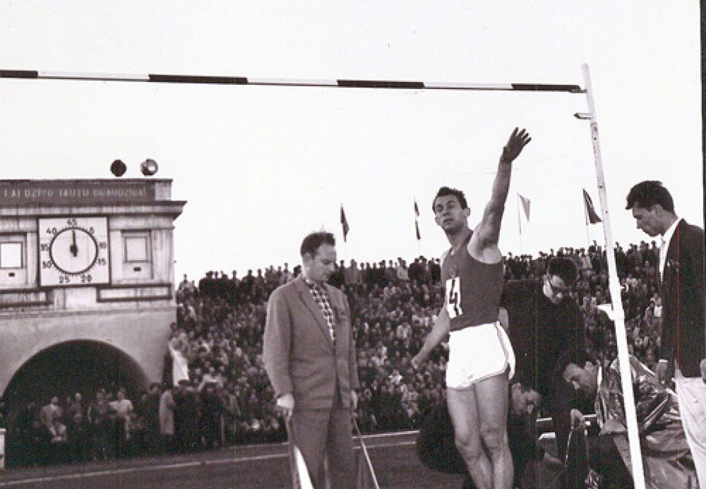 Valerijs Brumels, kura vectēvs mācījies Svitenes skolā, 1961. gada rudenī Rīgas «Dinamo» stadionā.
Autors: Zigurds Mežavilks