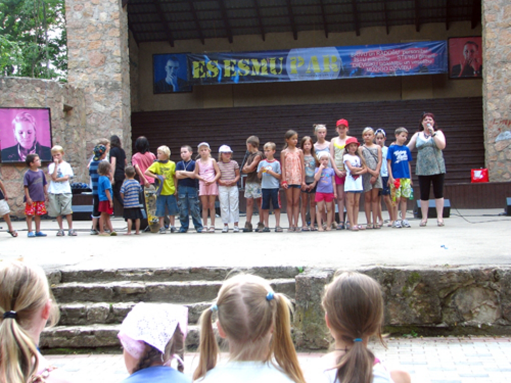 Līdz ar profesionāliem dziedātājiem koncertā no sirds uzstājās draudzes jaunākā paaudze.
Autors: no draudzes arhīva