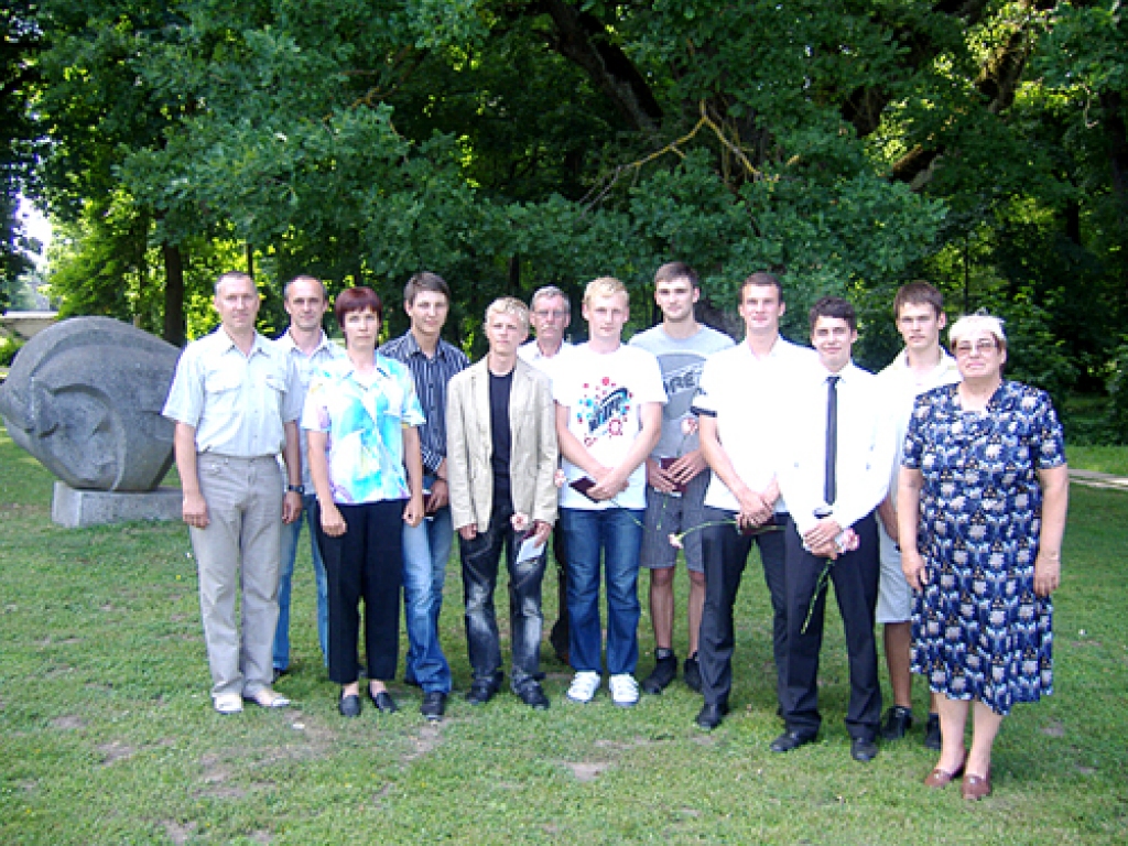 Sporta skolas «Dartija» izlaidumā. Attēlā no labās – skolas direktore Baiba Gāga.
Autors: no skolas arhīva.