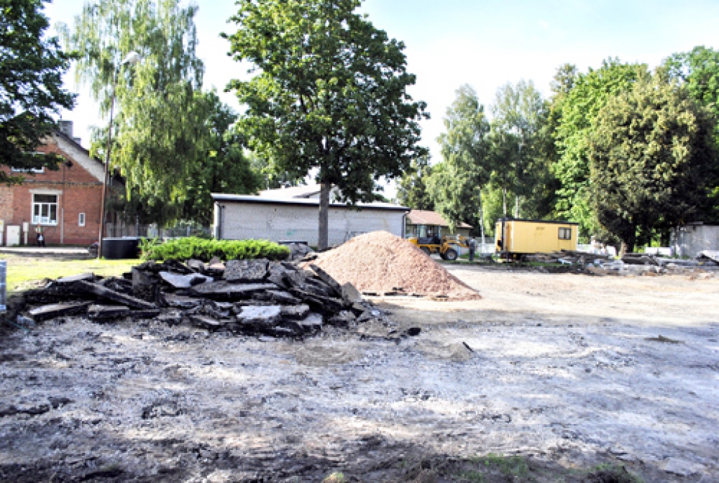 Autoostas rekonstrukcija Vecumnieku centrā uzsākta pagājušajā nedēļā.
Autors: Juris Iļņickis