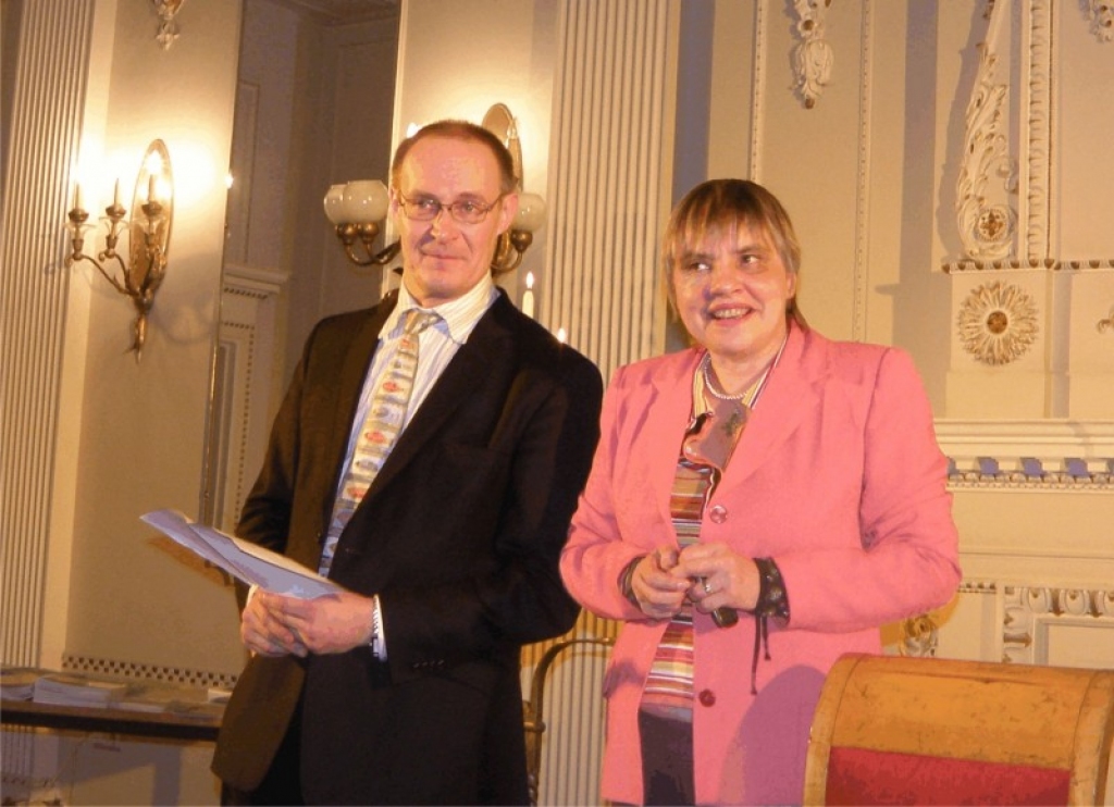 Vasaras skolā Rundālē piedalīsies eksperte -  Māra Mellēna, tradicionālās kultūras biedrības «Aprika» vadītāja. 
Autors: epadomi.lv