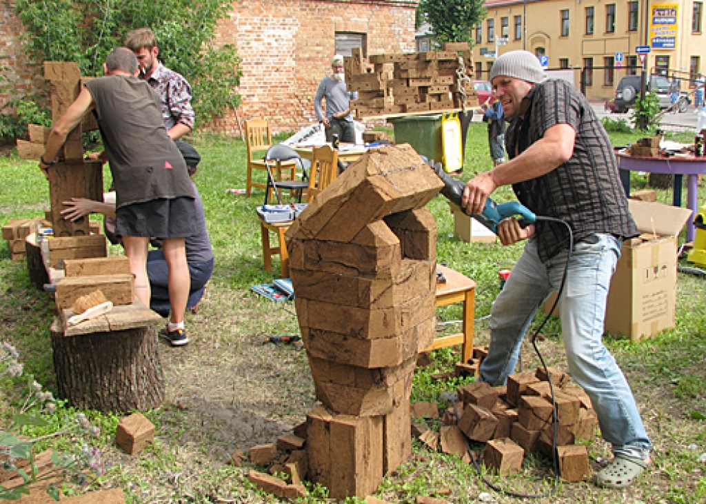 Par gleznotāju Verneru Lazdānu šajā brīdī varētu teikt: «Mākslas darbi rodas mokās.» 
Autors: Vilnis Auzāns