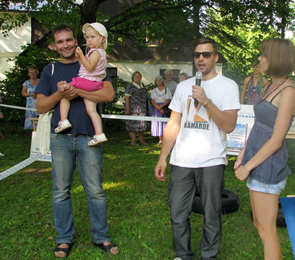 „Dullā skrējiena” Brunavas posma uzvarētājs ir rīdzinieks Edgars Tauriņš, kurš vasaras vada Brunavā. 
Autors: Vilnis Auzāns