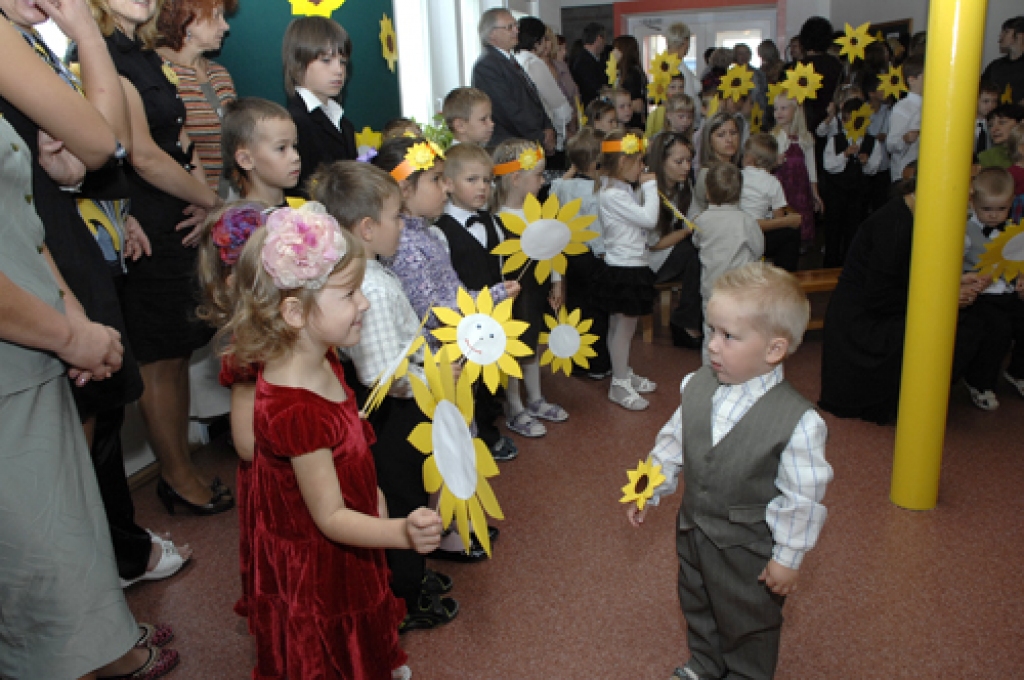 Rundāles novada pirmsskolas speciālās izglītības iestādē «Saulespuķe» 13. septembrī nosvinēta oficiālā atklāšana. Bauskas rajona teritorijā tā ir vienīgā pirmsskolas izglītības iestāde šādā statusā.   
Autors: Ivars Bogdanovs