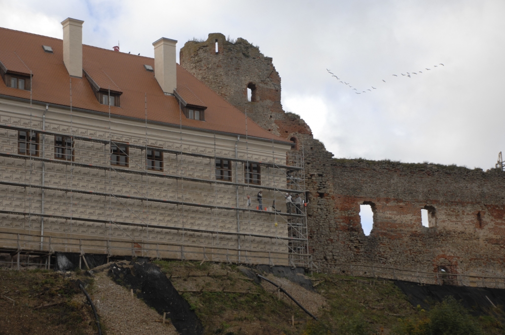 Beigusies Bauskas pils ziemeļu fasādes sgrafito apmetuma restaurācija.
Autors: Juris Iļņickis