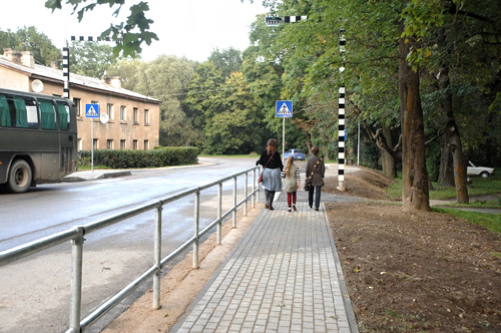 Svitenē ceļš cauri centram un līdz mācību iestādei jau kļuvis drošāks.
Autors: Ivars Bogdanovs