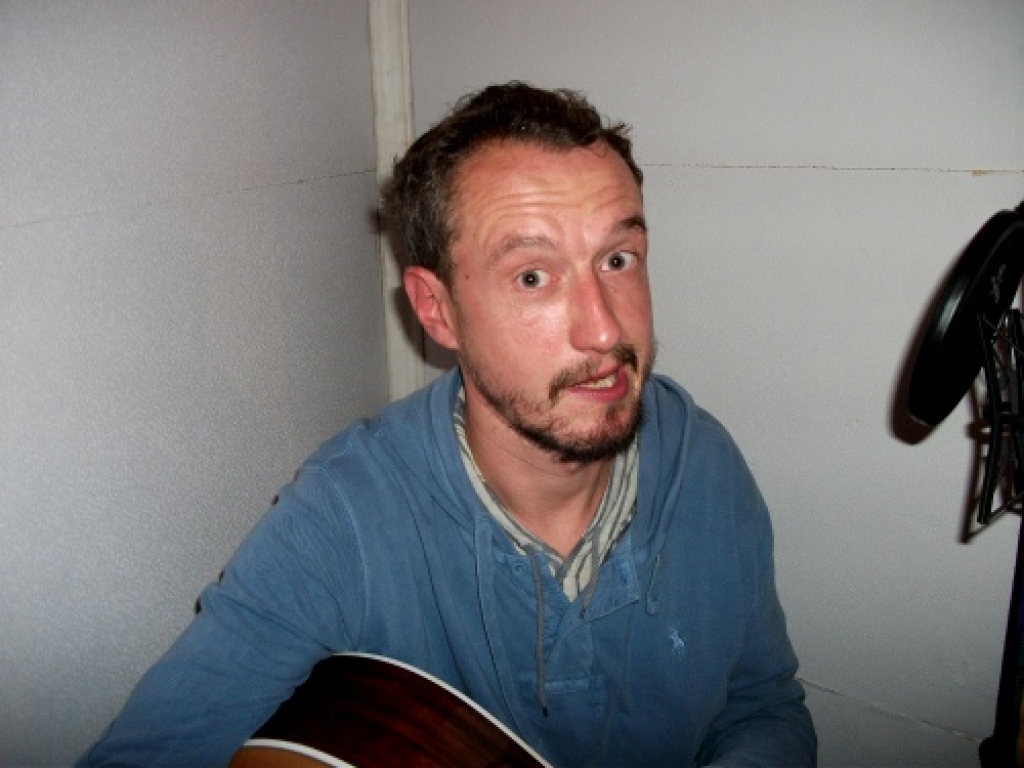 Mūziķis Rolands Ūdris «RadioA7» studijā jutās omulīgi.
Autors: Kristaps Ābelnieks