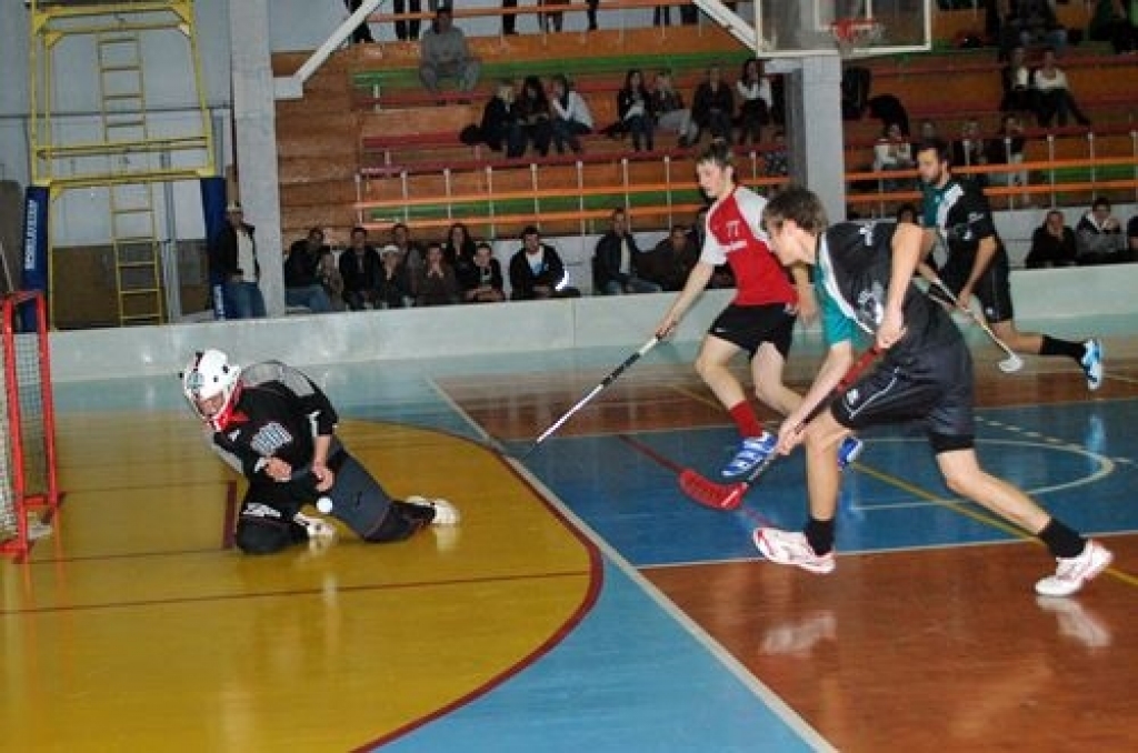 Ar rezultātu 5:12 florbola klubs (FK) «Bauska» sporta namā «Mēmele» sestdien, 1. oktobrī, piekāpās pagājušās sezonas uzvarētājiem «RTU/Inspecta».

Zaudējumā liela nozīme ir nelielajam spēlētāju skaitam komandā, kas rada problēmas jau otro...
Autors: Uldis Varnevičs