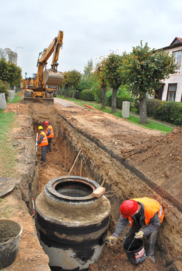 Pilskalna iela Bauskā. Rit kanalizācijas sistēmas izbūve.