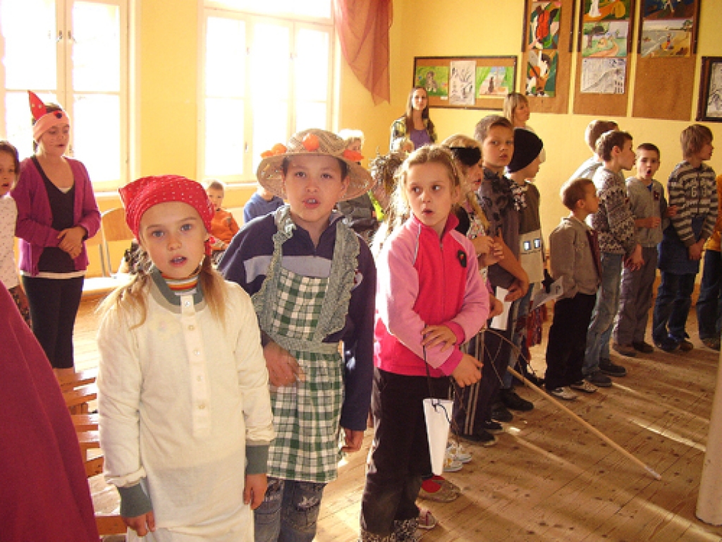 Bauskas novada sociālā dienesta rīkotajās nometnēs ar Eiropas Sociālā fonda atbalstu jaukas brīvdienas pavadījuši 75 skolēni. 
Autors: Inga Muižniece