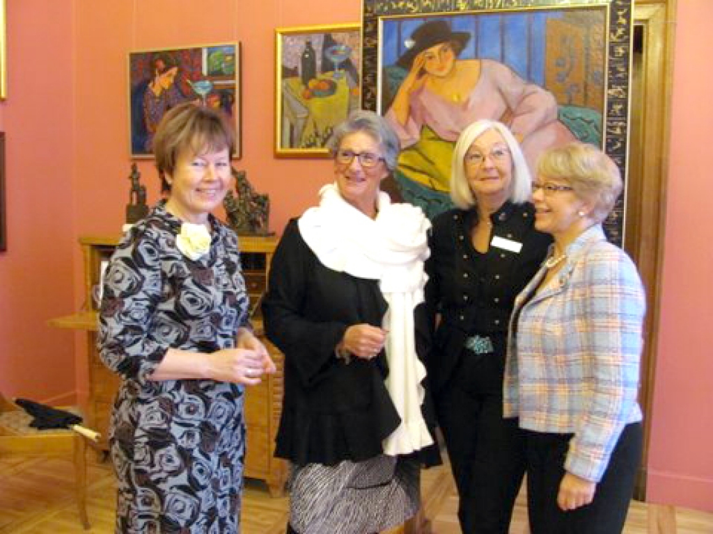 Latvijas Zonta klubu sapulcē Jelgavā satikušās Bauskas kluba prezidente Māra Bite (no kreisās), Zviedrijas 21. apgabala gubernatore Rūta Brunnere, šī apgabala stipendiju komitejas vadītāja Birgita Birkofa un Latvijas Zonta stipendiju koordinatore Iveta Rībena.
Autors: Anita Rozentāle