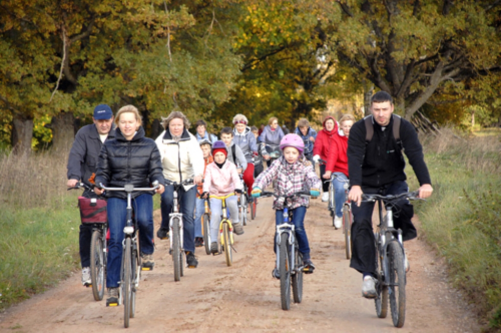Rudens velobrauciens Vecumniekos pulcēja aptuveni 40 dalībnieku.
Autors: Ivars Bogdanovs