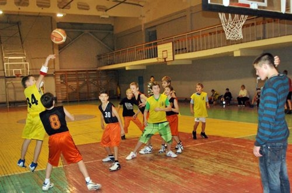 Bauskas un Vecumnieku novada sporta skolas novembrī un decembrī noskaidro uzvarētājus «Oranžās bumbas» basketbola turnīros. Katrā novadā uzvarētāji iegūst tiesības piedalīties Zemgales reģiona «Oranžās bumbas» finālturnīrā. 

Piektdien...
Autors: Uldis Varnevičs