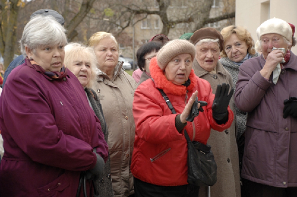 Bauskas novada iedzīvotāji ir neapmierināti ar esošo kārtību veselības aprūpē. Ap pussimt cilvēku to pauda 1. novembrī piketā pie Bauskas slimnīcas poliklīnikas. Protesta akciju organizēja grupa baušķenieku, kuri bija saņēmuši pašvaldības...
Autors: Ivars Bogdanovs