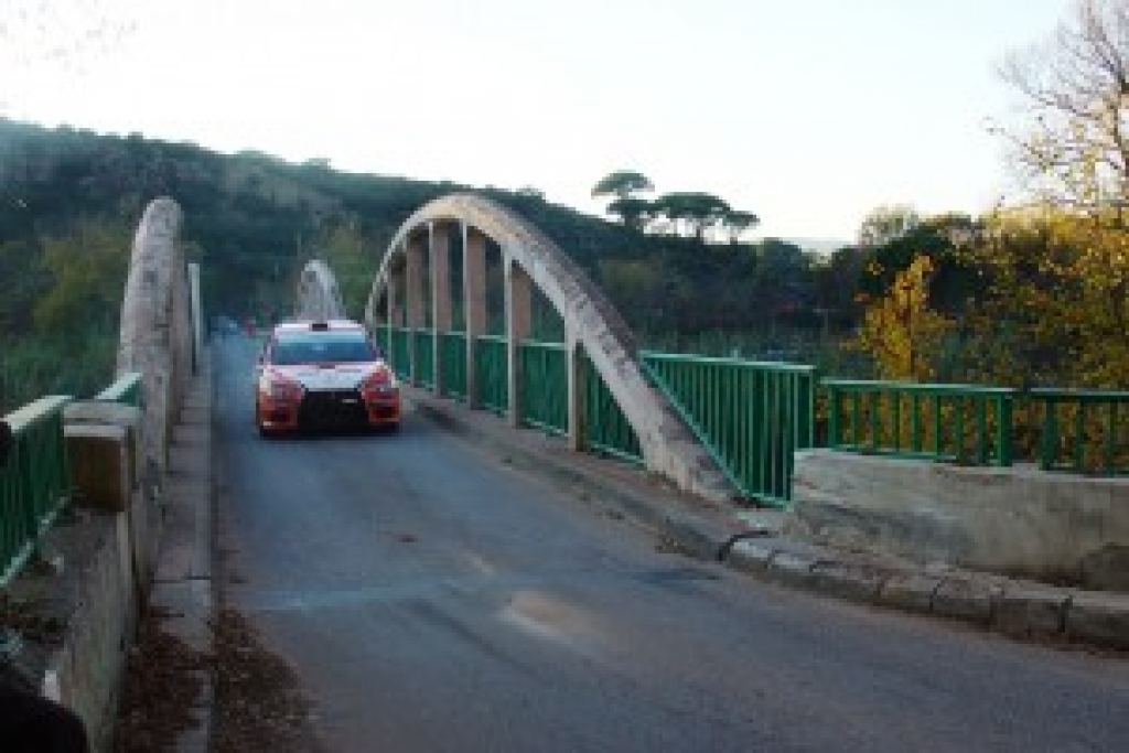 Latvijas rallija čempioni ekipāža Andis Neikšāns un Pēteris Dzirkals Francijā asfalta rallijā «Rallye du Var» debijas reizē izcīnīja trešo vietu N4 klasē. 
Autors: easyget.lv