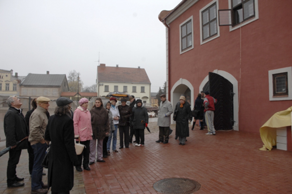 Pie Bauskas Rātsnama 25. novembrī bija pārsteidzoši daudz interesentu.
Autors: Ivars Bogdanovs