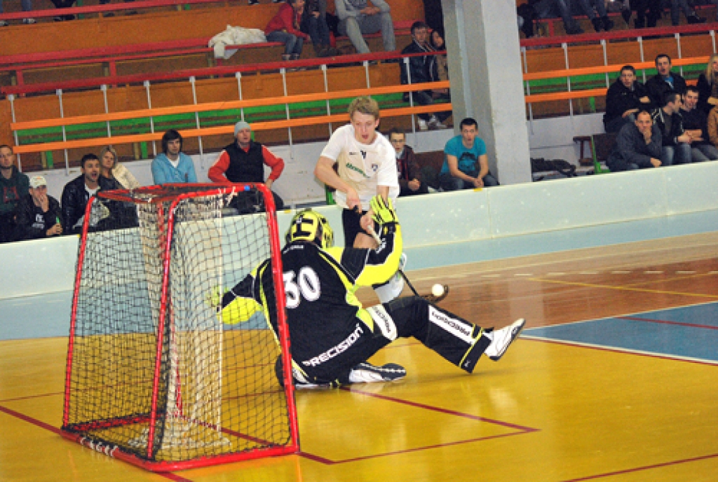 Pēteris Zeltiņš gūst savus trešos vārtus. 
Autors: Uldis Varnevičs