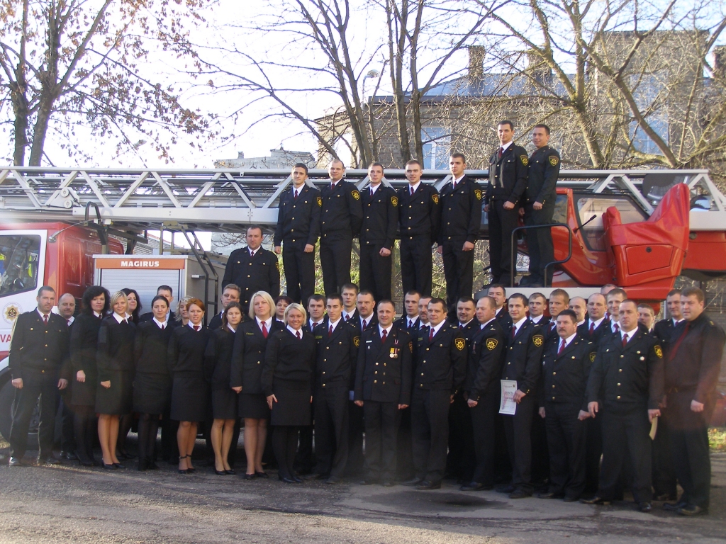 Pasākuma laikā zvērestu nodeva arī 22 jaunie ugunsdzēsēji glābēji un ZRB Sakaru punkta amatpersonas.
Autors: Publicitātes foto.