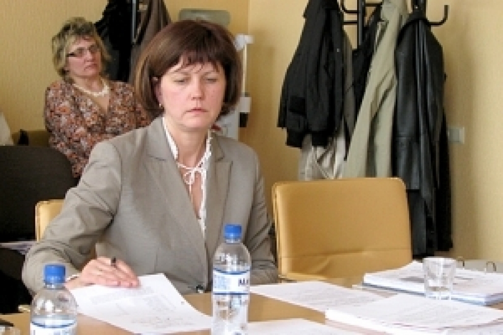 Attīstības un plānošanas nodaļas vadītāja Ilze Tijone informēja, ka paredzēts izgatavot A4 formāta bukletu, kurā visiem saprotamā veidā aprakstītas novada attīstības pamatnostādnes.
Autors: no 