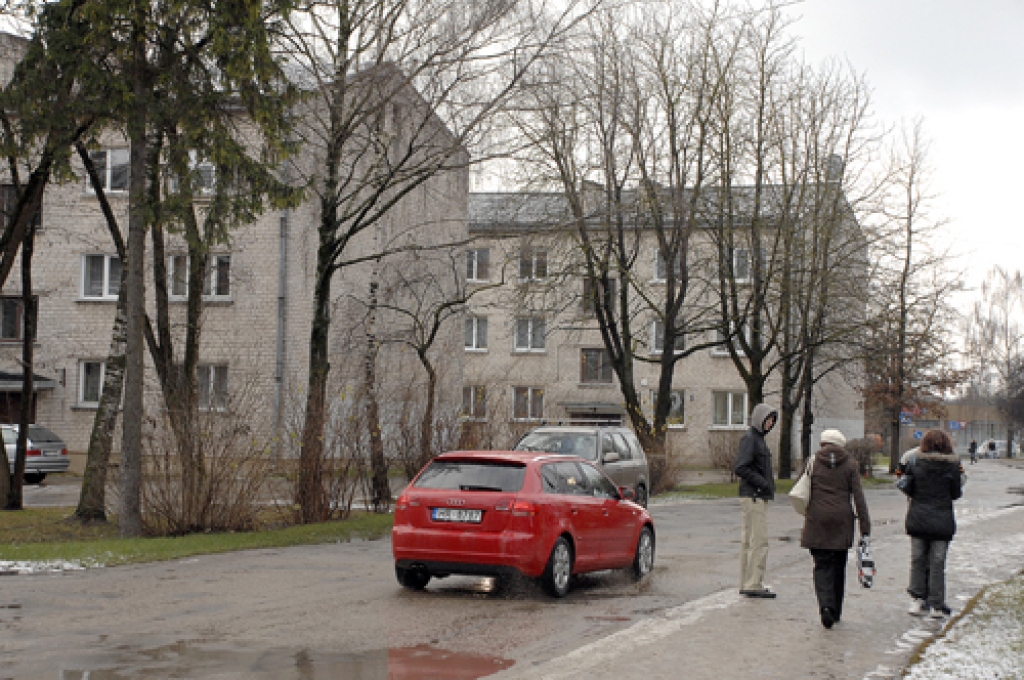 PARĀDI liedzot ieguldīt finanses apsaimniekojamo namu sakārtošanā.
Autors: Ivars Bogdanovs