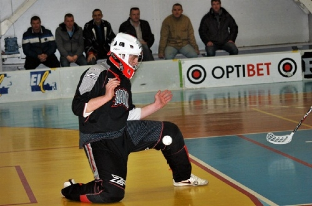 Bauskā, sporta namā «Mēmele», 21. janvārī notika Latvijas florbola virslīgas spēle starp FK «Bauska» un «Lielvārdes» komandu. Ar rezultātu 4:5 uzvaru guva viesi. 
Atšķirībā no iepriekšējām spēlēm, mājinieki labi aizvadīja spēles pēdējo...
Autors: Uldis Varnevičs