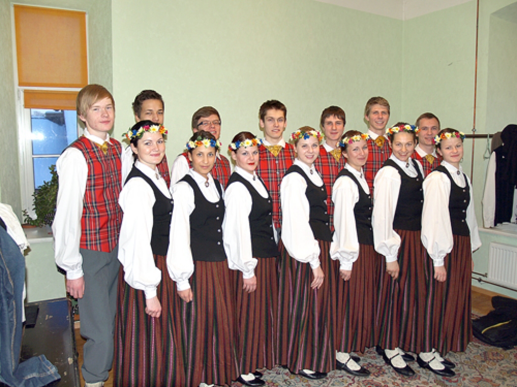 Jauniešu kopas «Jezga» dejotāju staltā stāja un raitais solis izceļas ne tikai novada, bet arī reģiona skatēs.
Autors: Antra Ērgle