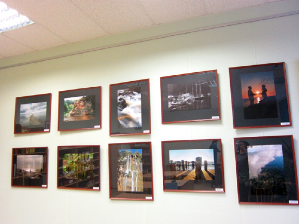 Fotostudijas «Bauska» dalībnieku darbi izlikti Iecavas E. Virzas bibliotēkā.
Autors: no bibliotēkas arhīva