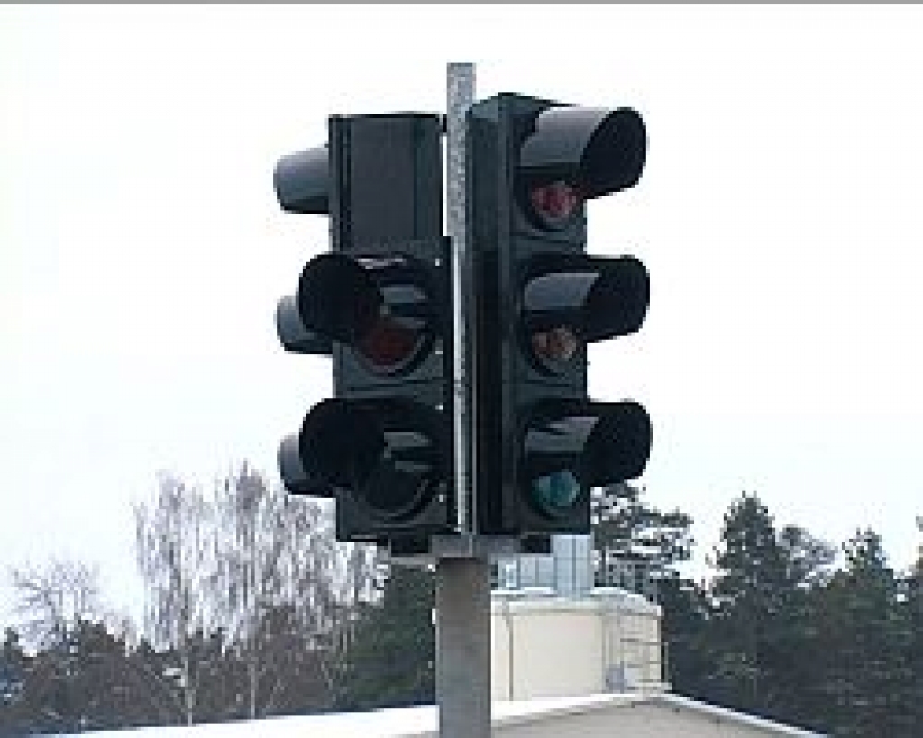 Pilsētā kādu pusstundu nedarbojās arī luksofori.
Autors: no www.apollo.lv