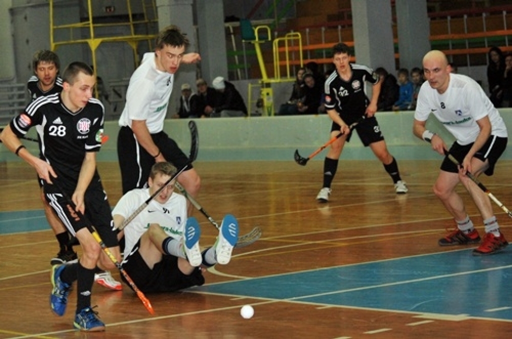 FK “Bauska” 25. februārī savā laukumā Latvijas florbola virslīgas astotdaļfināla spēlē uzņēma Liepājas “Kuršus” un izcīnīja svarīgu uzvaru ar 3:2, sērijā izvirzoties vadībā ar 2:1.

Florbola kluba Bauskā komandā rezultativitātes punktus...
Autors: Uldis Varnevičs