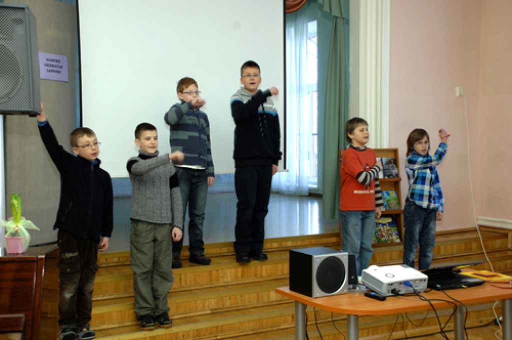 Bauskas pilsētas pamatskolā 22. februārī pirmo reizi norisinājās Bauskas un Rundāles novada skolu lasīšanas veicināšanas pasākums «Niķi un stiķi skolas bibliotēkā» 3. – 5. klašu audzēkņiem. Bija pieteikušās 14 skolas. Sarīkojuma gaitā...
Autors: Ivars Bogdanovs