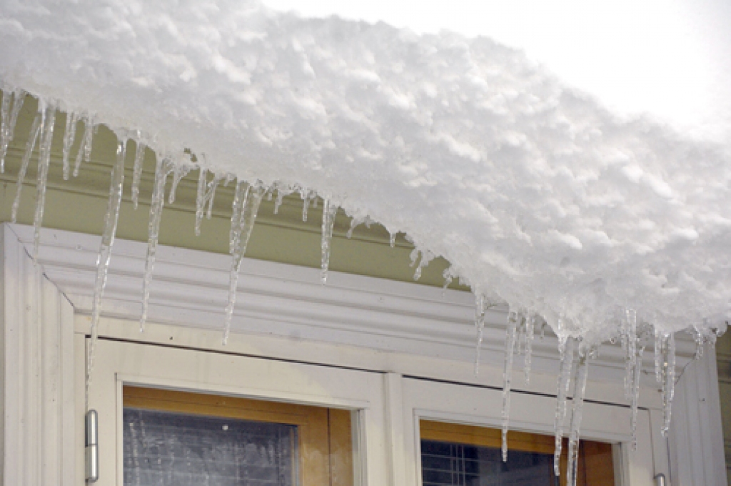 Ziemu un sniegu šoreiz gaidījām ilgi, nu tas veido savas būves.