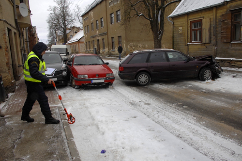 Ceļu satiksmes negadījumā 27. februāra rītā Bauskā, Rīgas ielā, bojāti trīs automobiļi. 
Autors: Ivars Bogdanovs