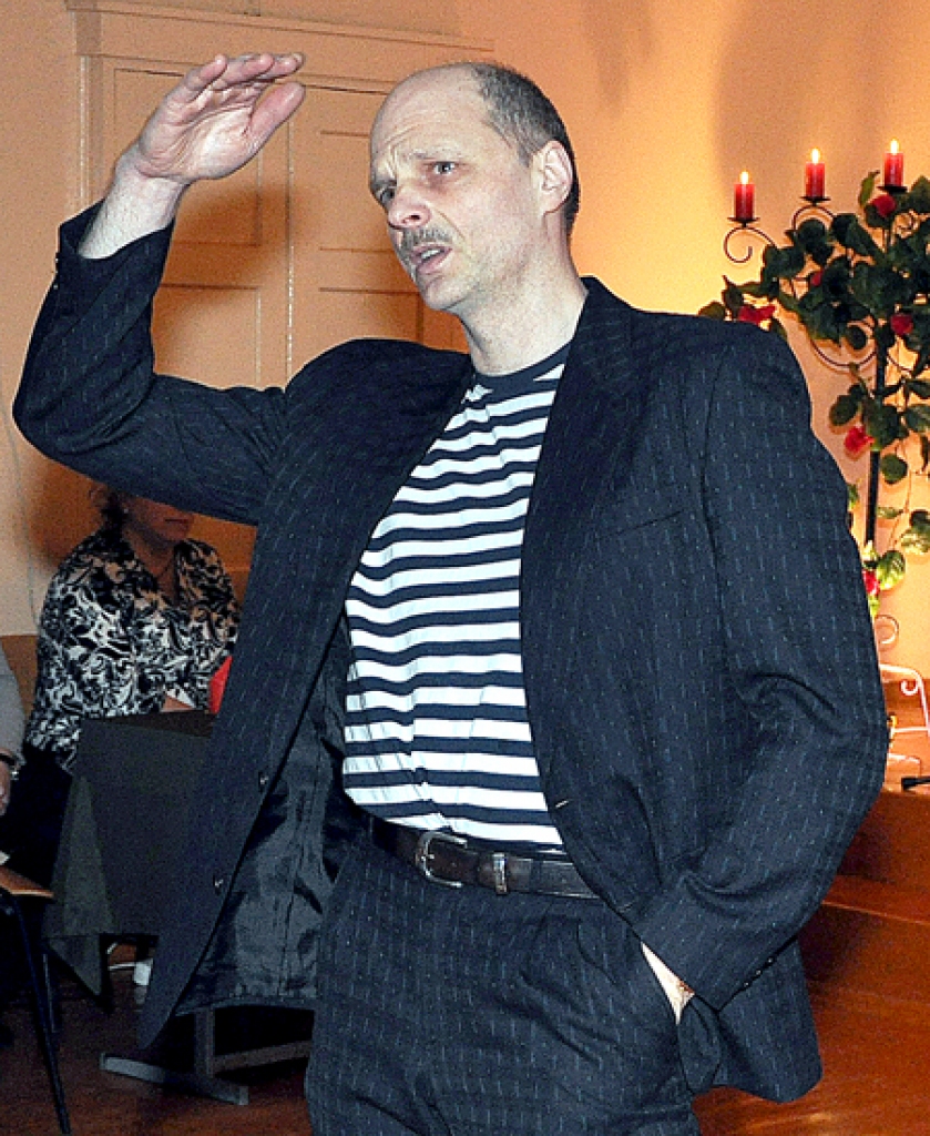 Egils Neliuss prata uzburt Aleksandra Čaka dzejai raksturīgo vienkāršību un ļāva iztēloties, kāds izskatās «marinēts mēness».
Autors: Žanna Zālīte