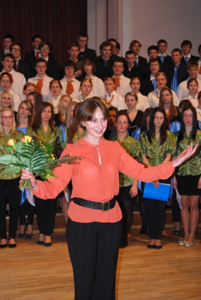 Bauskas Valsts ģimnāzijas kora diriģente Mārīte Jonkus.
Autors: Nikolajs Ševirjovs