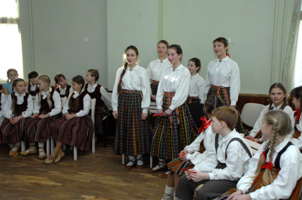 5. – 9. klašu grupā labākie bija codieši un viņu skolotāja Karīna Prilucka.
Autors: Ivars Bogdanovs