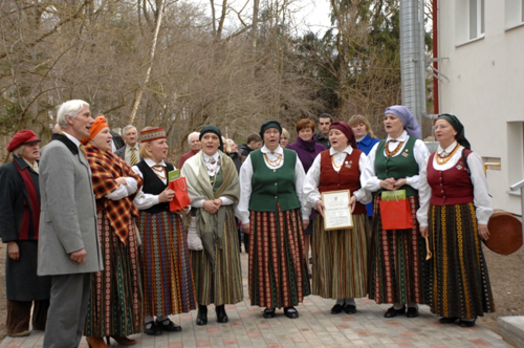 Rundāles novada Svitenē no 28. marta ir savs saieta nams. Tas tapis, ar Eiropas fonda līdzfinansējumu rekonstruējot kādreizējās kopsaimniecības kantori, kas uzcelts dažus gadus pirms tautas nama. 
Autors: Ivars Bogdanovs