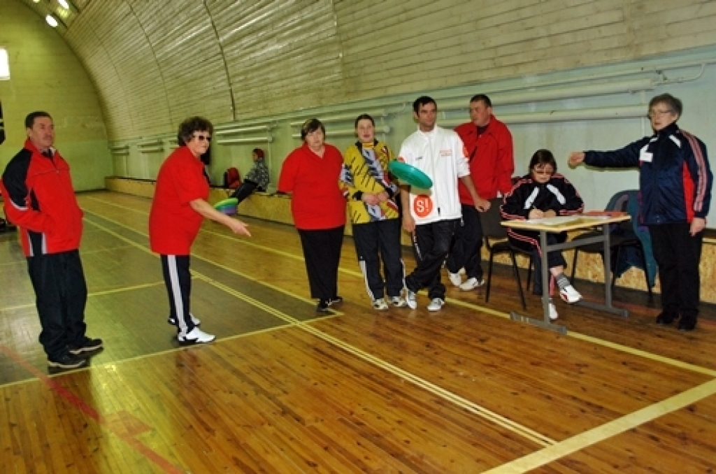  Apmēram 70 dalībnieku 17. martā pulcējās Bauskas novada sporta bāzē, lai izcīnītu kausus un medaļas sacensībās cilvēkiem ar īpašām vajadzībām.

Bauskas invalīdu sporta un rehabilitācijas biedrības organizētajā sarīkojumā individuāli...
Autors: Uldis Varnevičs