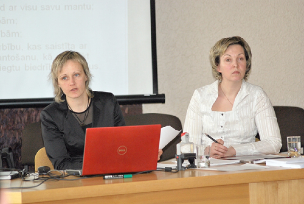 Dace Slava (no kreisās) un Baiba Pļaviņa – semināra pasniedzējas. 
