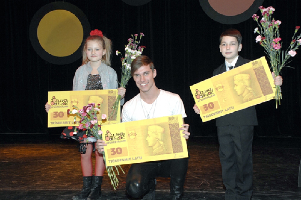 Konkursā «Bauskas balsis» 7 – 10 gadu vecu dalībnieku grupā uzvarēja Nikola Vecele, 11 – 14 g. v. grupā – Armands Rutkovskis, 15 – 18 g. v. gru- pā  – Artjoms Markovins.