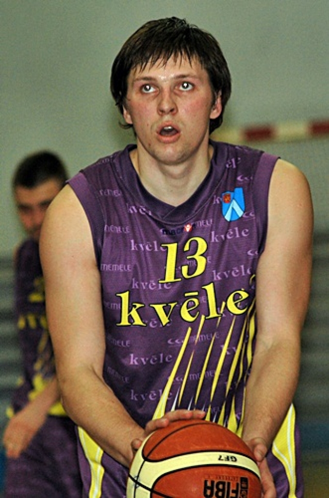 Mārtiņš Kripševics pirms izšķirīgajiem soda metieniem. 
Autors: Uldis Varnevičs