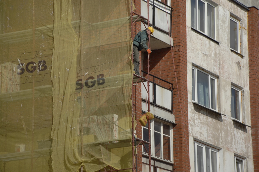 Kareivju ielā 3 Bauskā turpinās ēkas renovācija. 
Autors: Ivars Bogdanovs