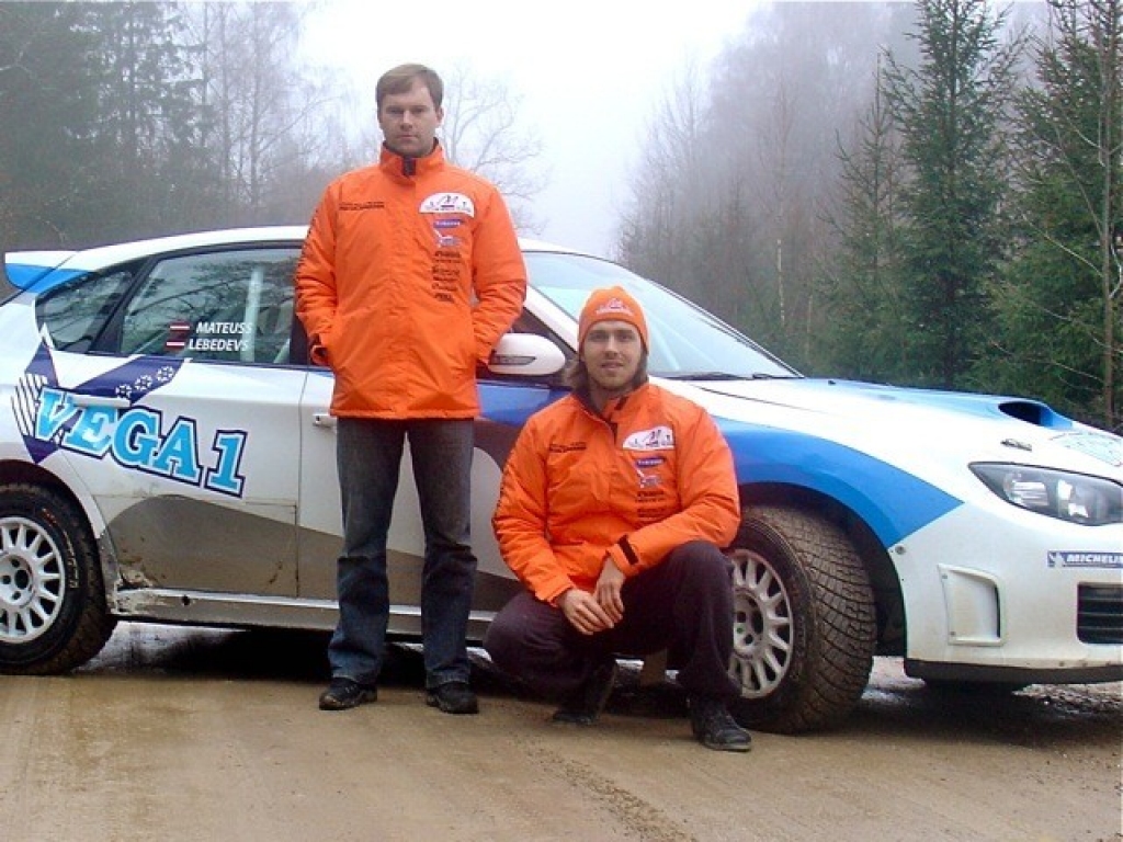 Andis Neikšāns un Pēteris Dzirkals pie 