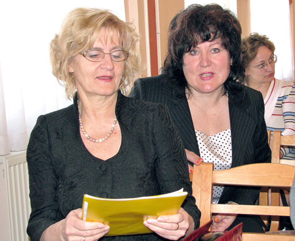 Konferencē «Izglītība, problēmas, risinājumi» savus pētījumus prezentēja Rīgas Pedagoģijas un izglītības vadības akadēmijas rektore Dace Markus (no kreisās) un augstskolas Bauskas filiāles vadītāja Līga Jankova. 