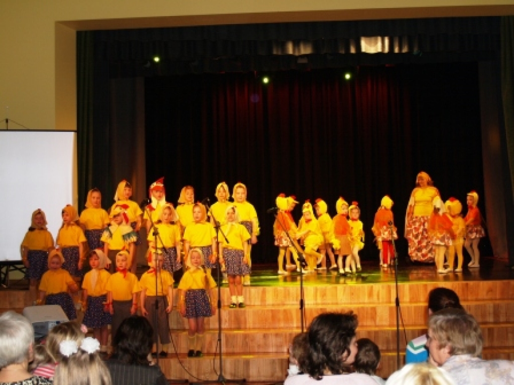 Bērnudārza «Cālītis» audzēkņu priekšnesumā jautās pieredzējuša režisora un pedagoga roka.
Autors: Antra Ērgle