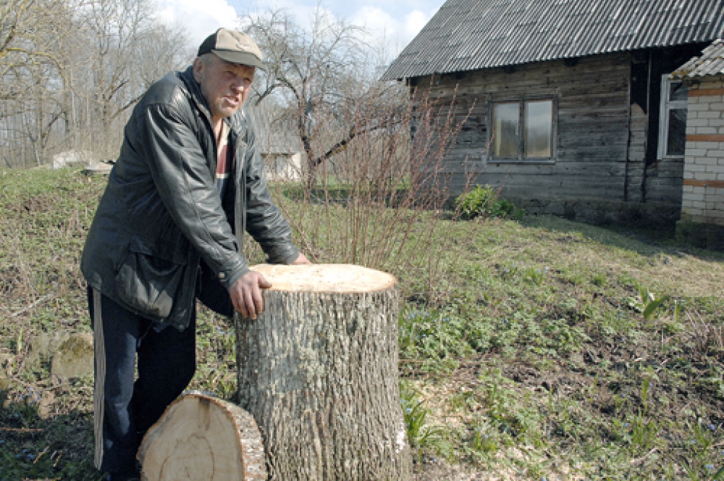 Kārlis Miezītis Stelpē atgriezies 2004. gadā, dzīvo savās bērnības mājās «Prātiņi», ko būvējis vectēvs. 
Autors: Ivars Bogdanovs