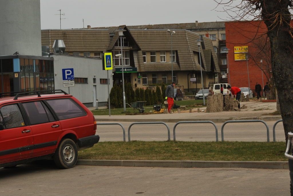 Viesnīcas «Bauska» teritorijā plānots klāt apmēram 70 kvadrātmetru bruģa. 
Autors: Uldis Varnevičs