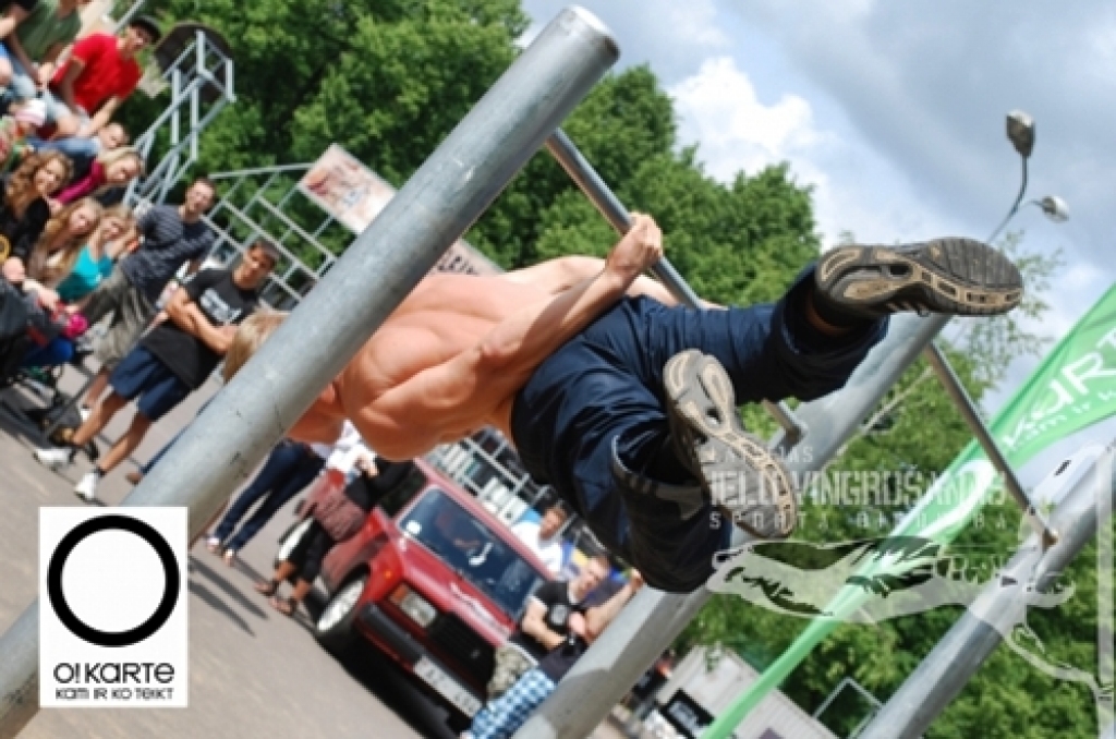 Ielu vingrošanas paraugdemonstrējums «O Kartes» konkursā. 
Autors:  ieluvingrosana.lv