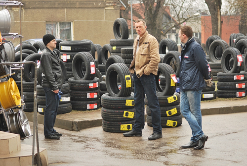 Plūdoņa ielā pie autoservisa «Palīgs tavam auto» notika «Key Point» riepu festivāls.
Autors: Uldis Varnevičs